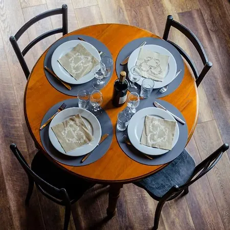 בקתה La Du Cerf Et Son Sauna *