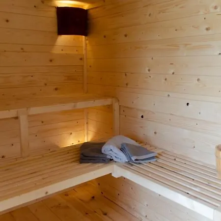 La Du Cerf Et Son Sauna בקתה Attre